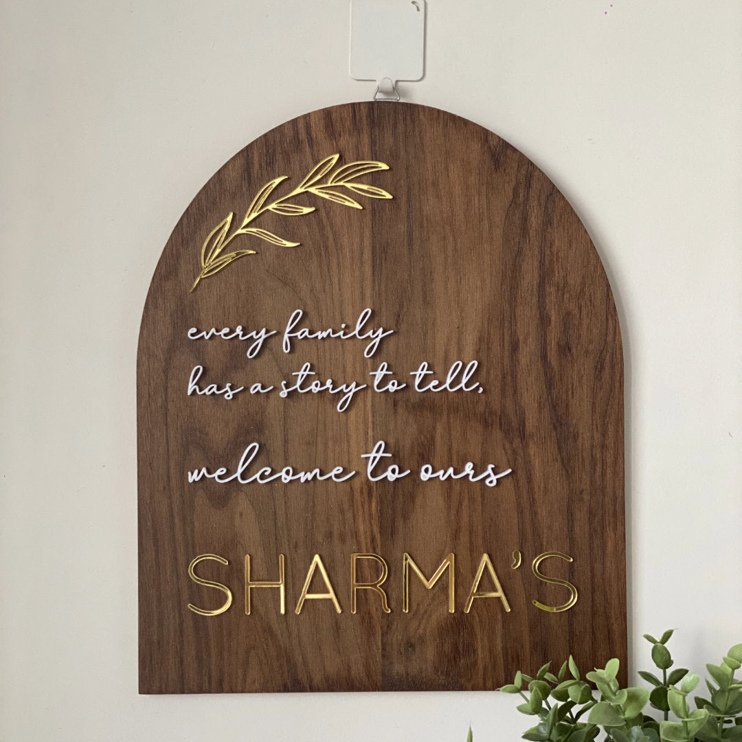 HappyEveryday Classic Arched Wooden Nameplate