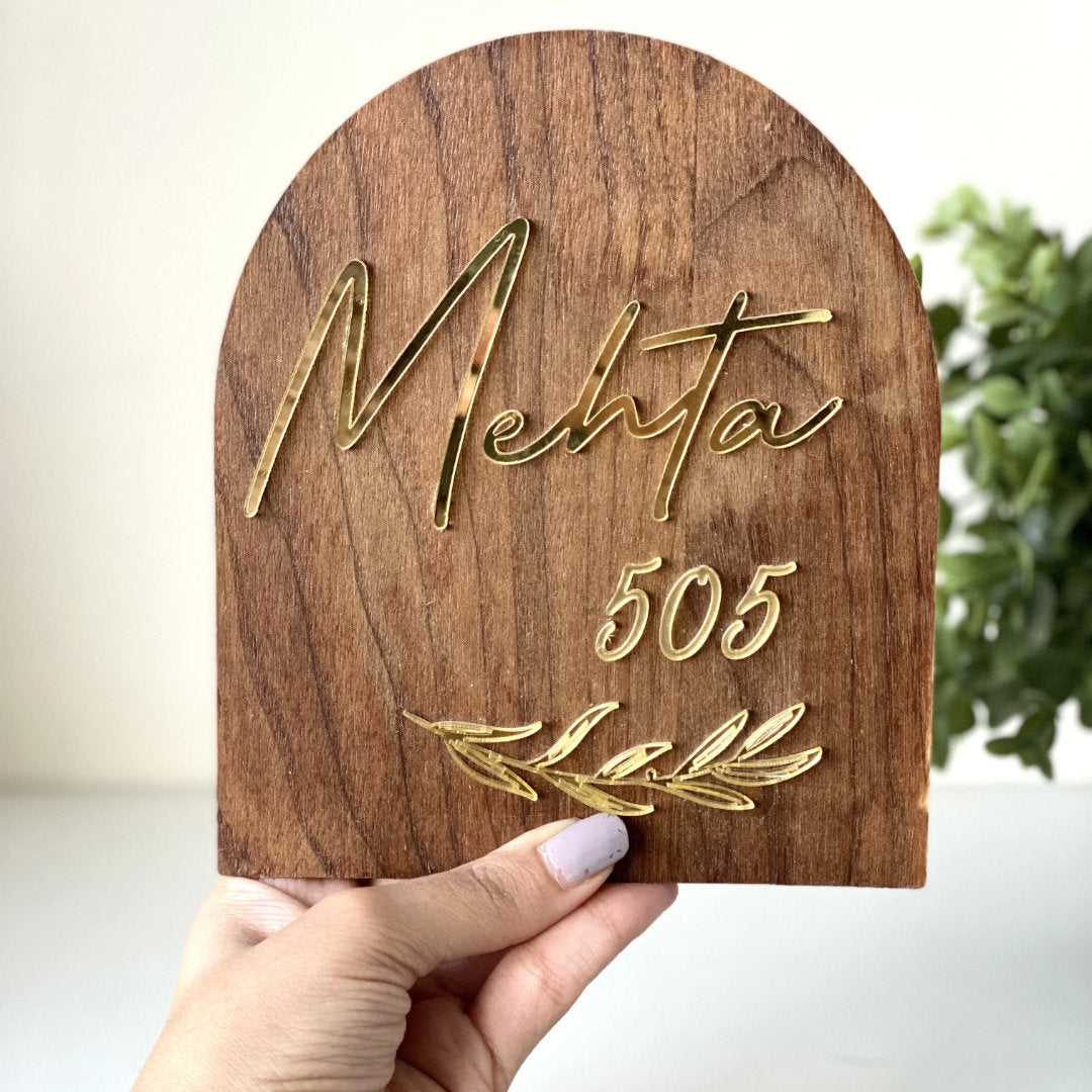 HappyEveryday Simple Arched Miniature Wooden Nameplate