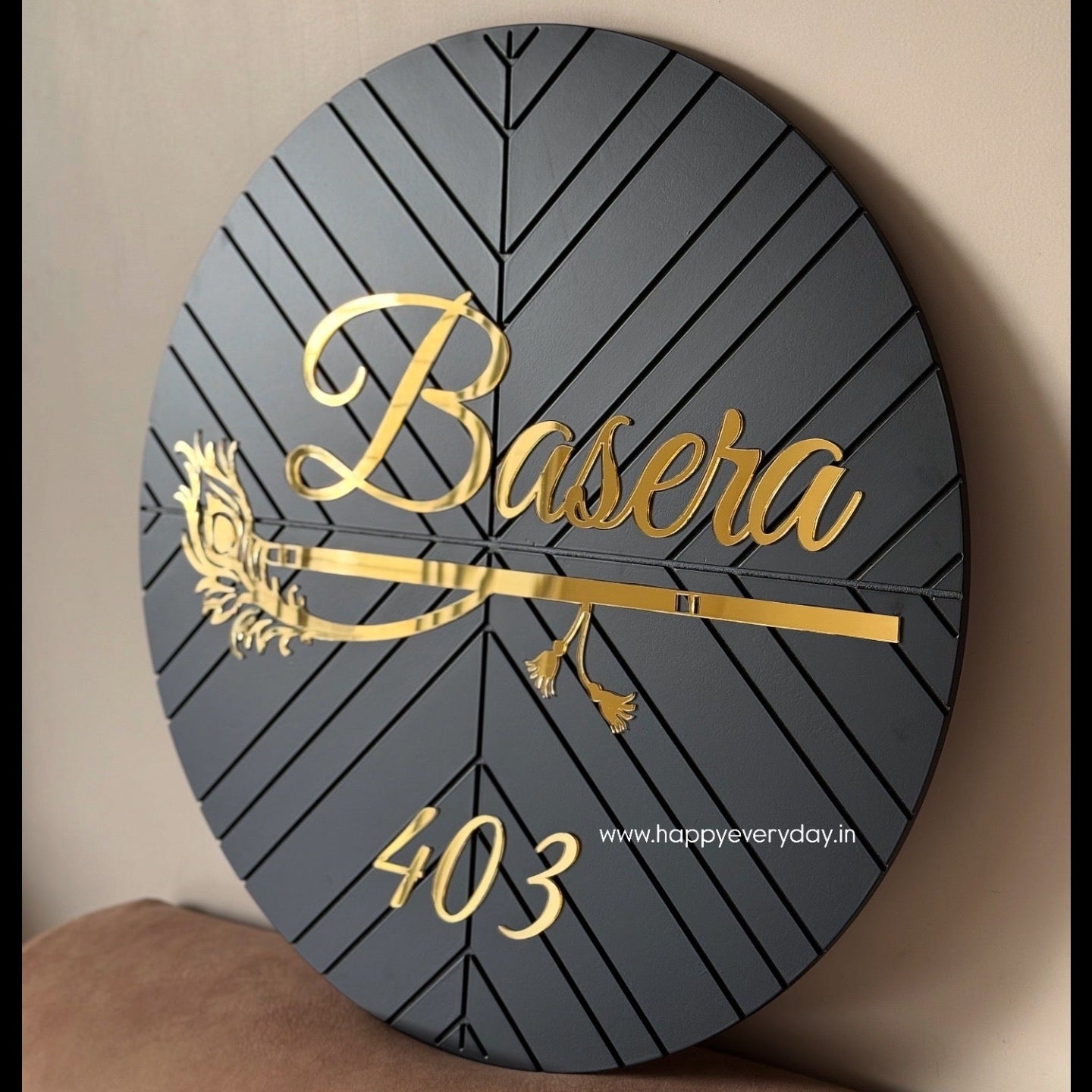 HappyEveryday Modern Classic Wooden Nameplate (Circle)