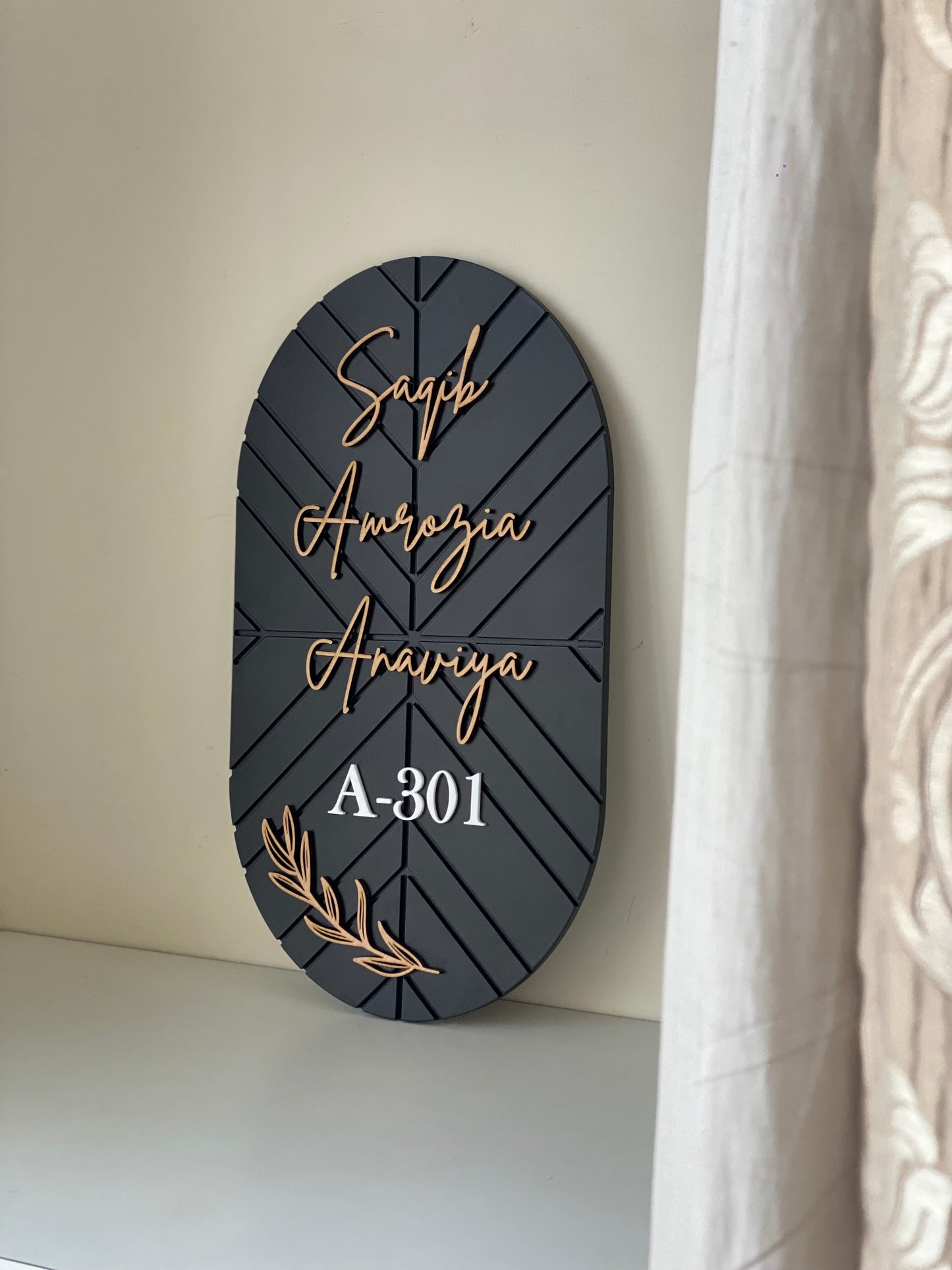 Capsule Modern Classic Grooved Nameplate
