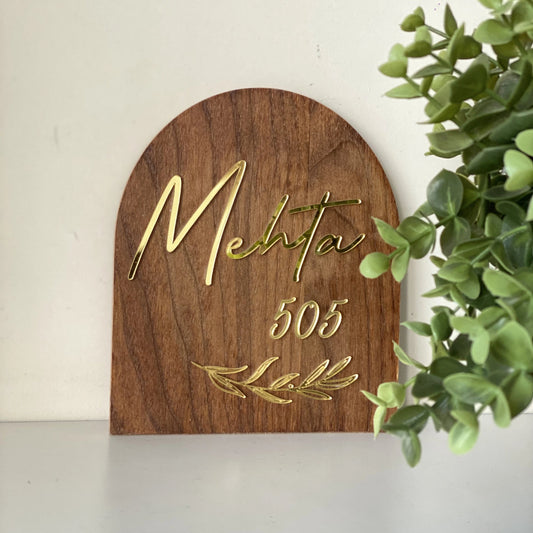 HappyEveryday Simple Arched Miniature Wooden Nameplate