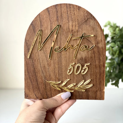 HappyEveryday Simple Arched Miniature Wooden Nameplate