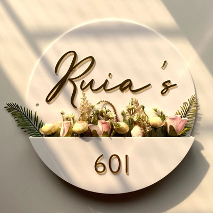 HappyEveryday White Floral Basket Acrylic Nameplate (Circle)