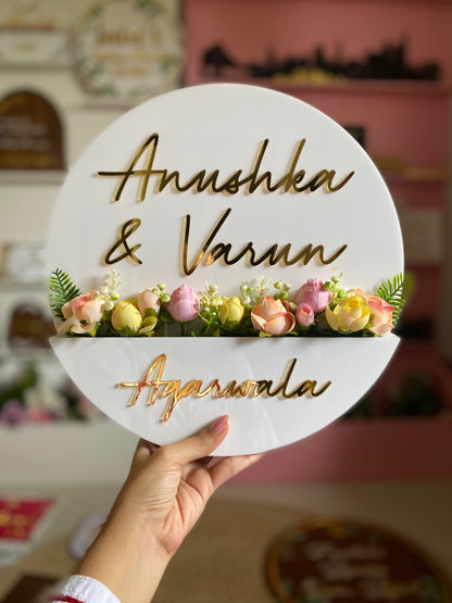 HappyEveryday White Floral Basket Acrylic Nameplate (Circle)