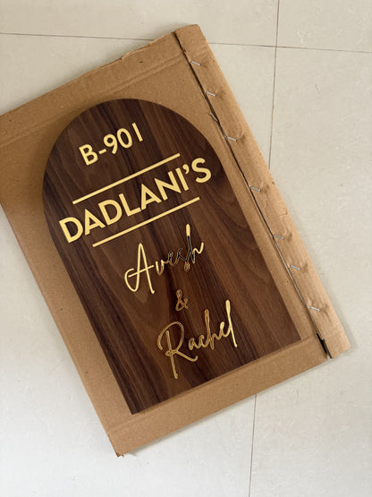 HappyEveryday Classic Arched Wooden Nameplate