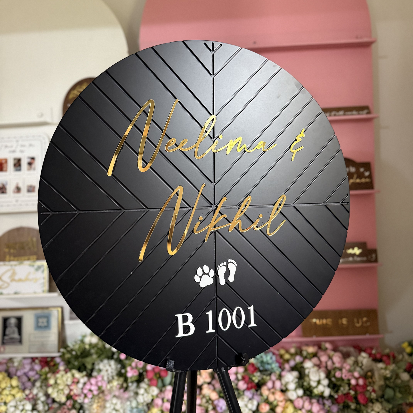 HappyEveryday Modern Classic Wooden Nameplate (Circle)