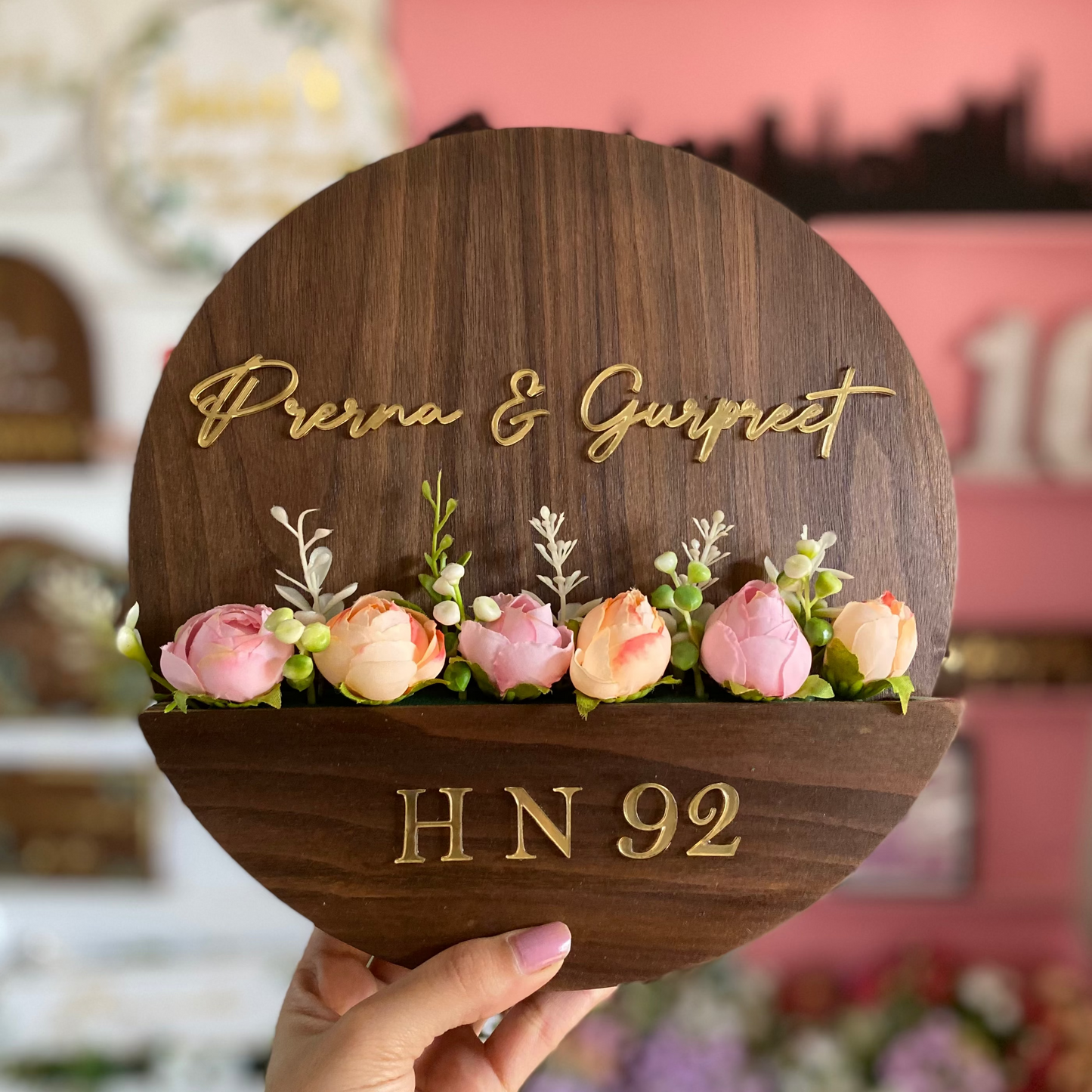 HappyEveryday Floral Basket Wooden Nameplate (Circle)